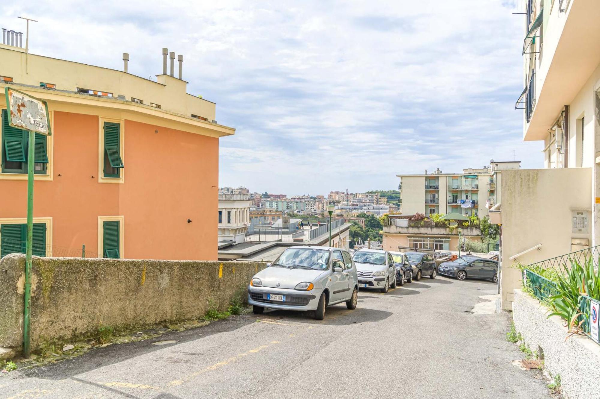 Апартаменты Monik House: Central House With Parking Генуя Экстерьер фото